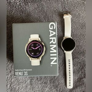Garmin Venu 3S Cream Smartwatch